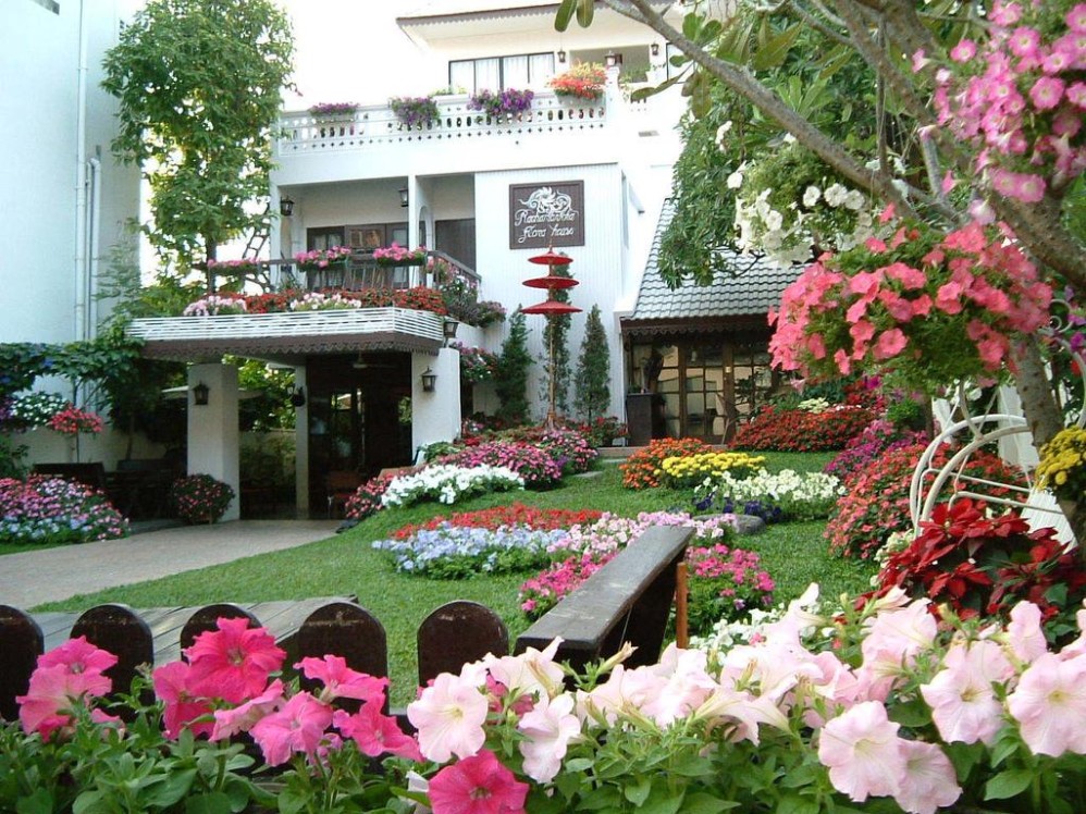 拉查曼卡花屋酒店